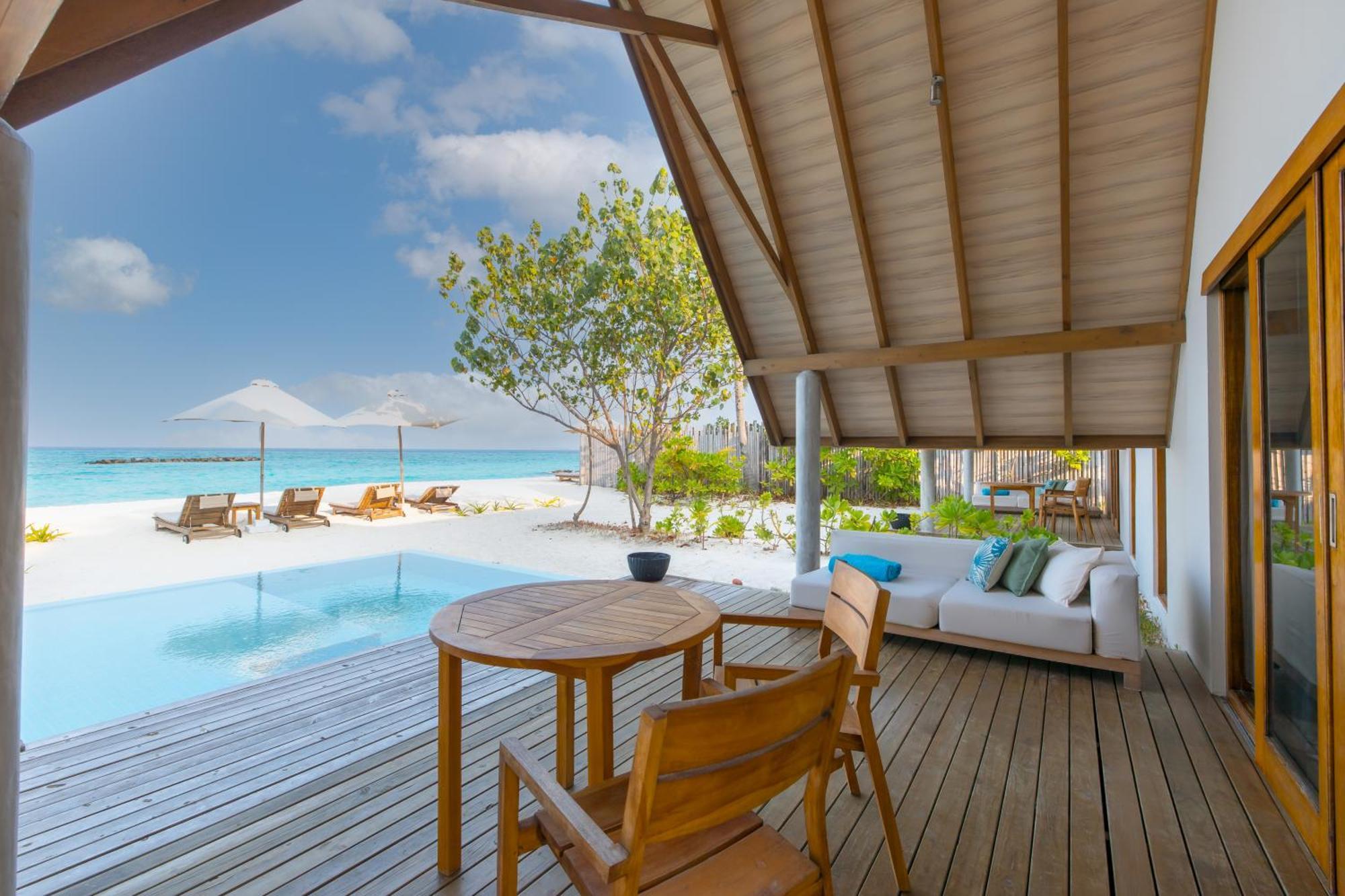 Villa su 2 Livelli sulla Spiaggia con 2 Camere da Letto e Piscina Privata